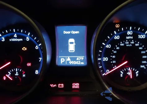 2015 Hyundai Santa Fe Sport 2.4L from USA, damaged, VIN 5XYZU3LB8FG285754